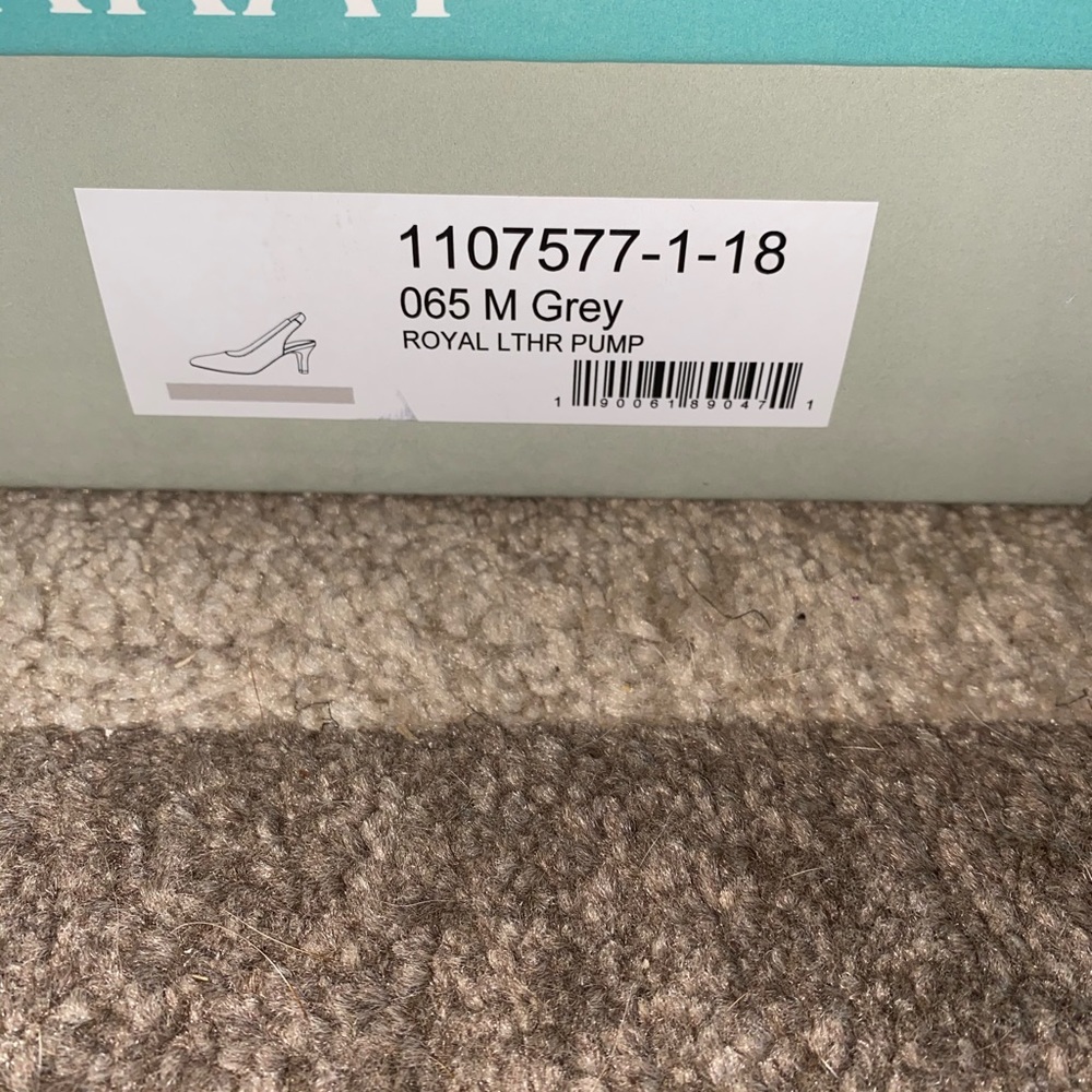 Grey Royal Leather Pump